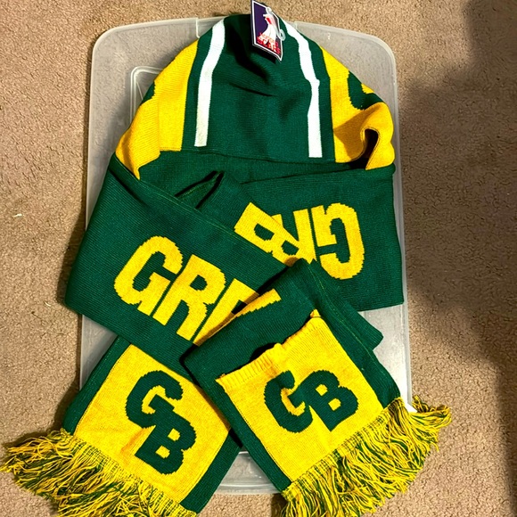 Green Bay Packers Hooded Scarf NWT - Picture 1 of 1